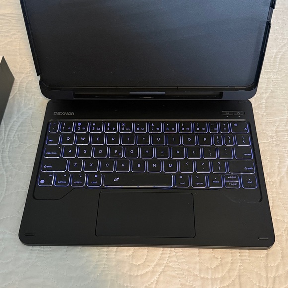 Dexnor for iPad 9th/8th/7th Gen Floating Keyboard - like new - Picture 6 of 9